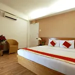 Lucky Star Saigon Hotel